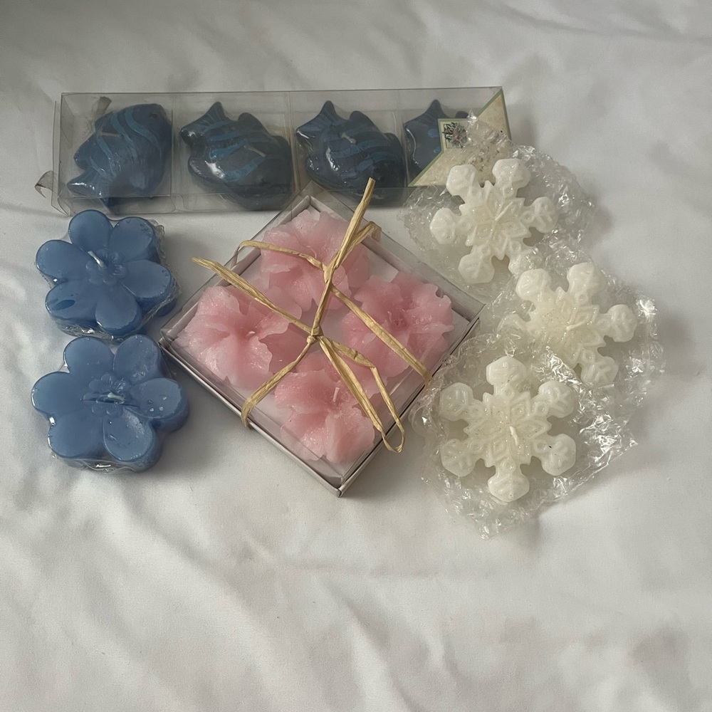❤️❤️❤️ Assorted Decorative Candle Sets in Blue, Pink, and White